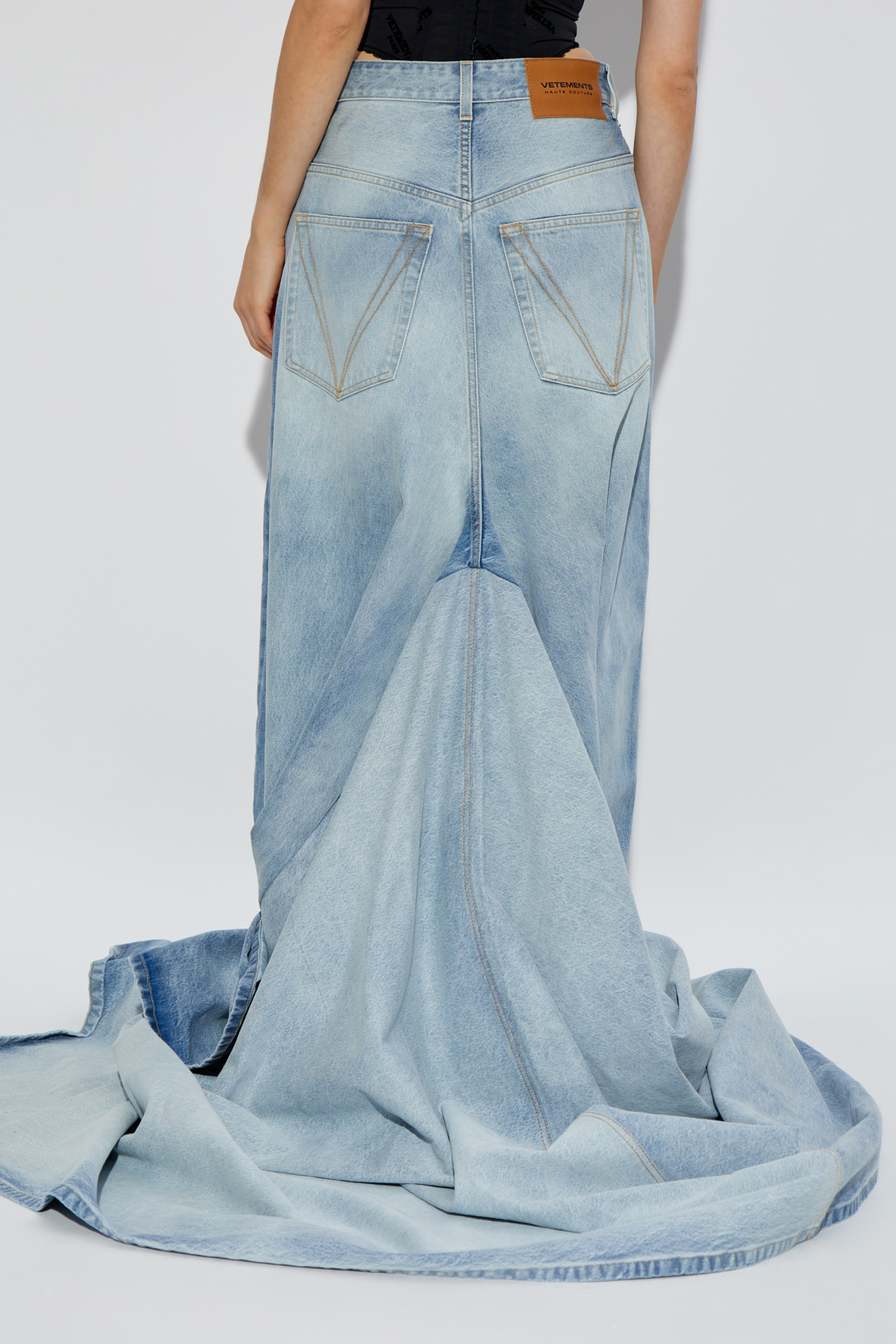 Light blue Jeans with train VETEMENTS - Vitkac Canada